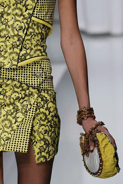 Look 70